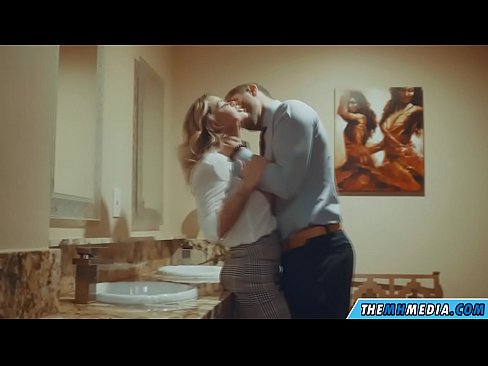 ❤️ Nalika pirang busty seduces anjeun dina restroom umum ❌ Poro anal dina su.porn33.top ☑